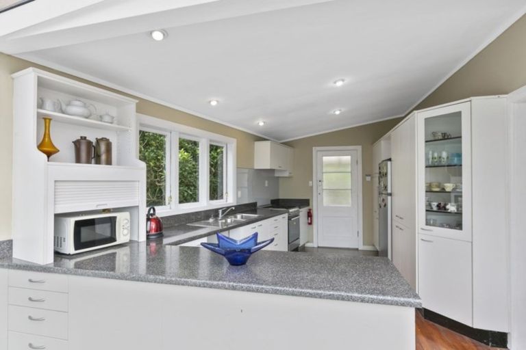 Photo of property in 18 Charlotte Avenue, Brooklyn, Wellington, 6021