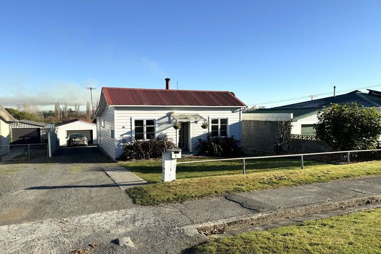 Photo of property in 59 Salcombe Street, Kaitangata, 9210