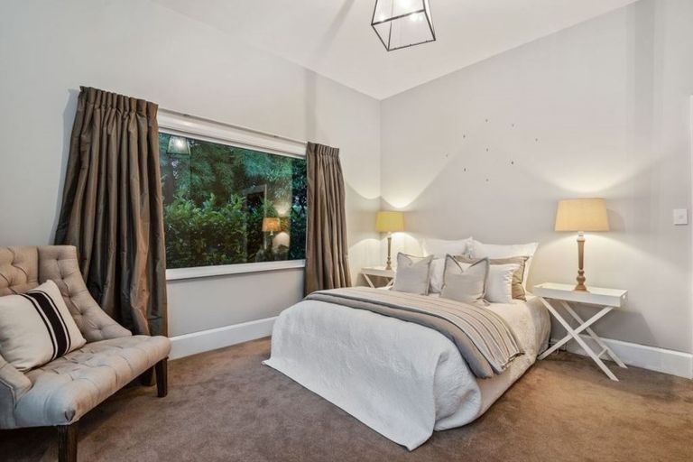 Photo of property in 96 Dyers Pass Road, Cashmere, Christchurch, 8022