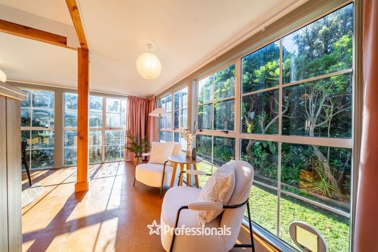 Photo of property in 124 Tutere Street, Waikanae Beach, Waikanae, 5036