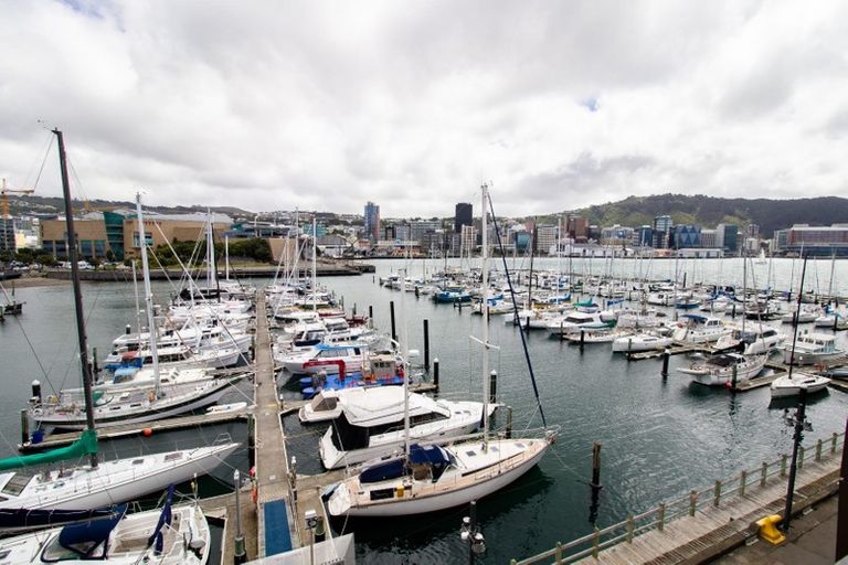 Photo of property in Clyde Quay Wharf, 3b/5 Clyde Quay Wharf, Te Aro, Wellington, 6011