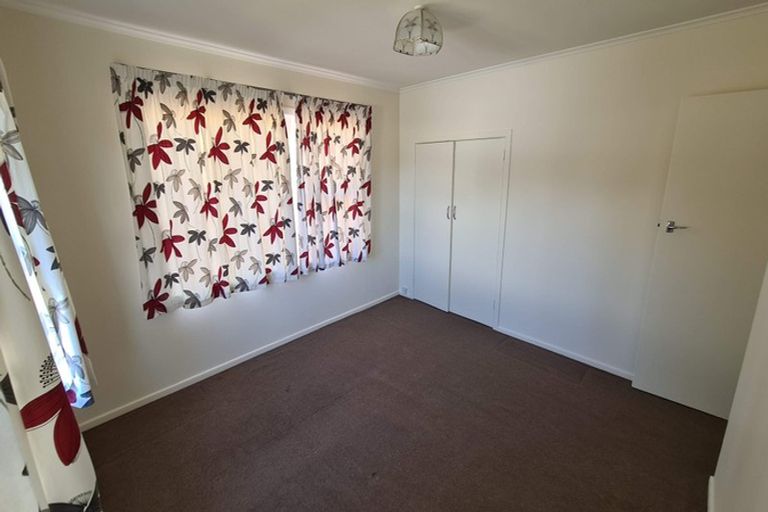 Photo of property in 6 Longburn Road, Henderson, Auckland, 0610