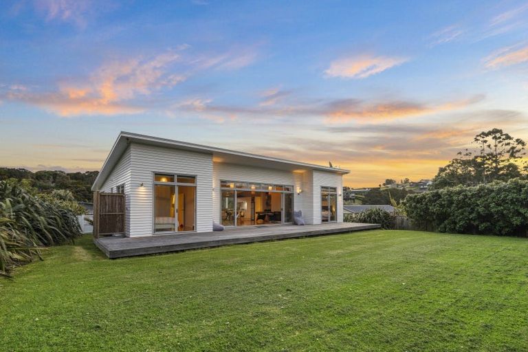 Photo of property in 15 Waterman Drive, Langs Beach, Waipu, 0582