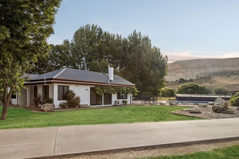 Photo of property in 723 Ardgour Road, Tarras, Cromwell, 9383