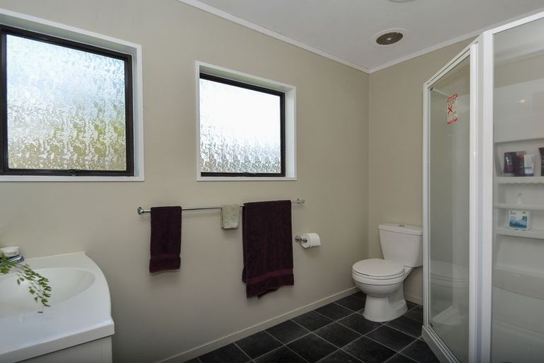 Photo of property in 17 Dunton Drive, Welcome Bay, Tauranga, 3112