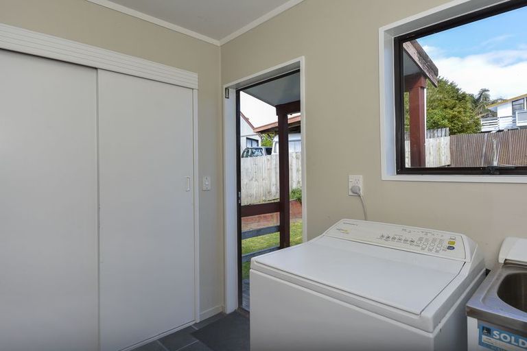 Photo of property in 17 Dunton Drive, Welcome Bay, Tauranga, 3112