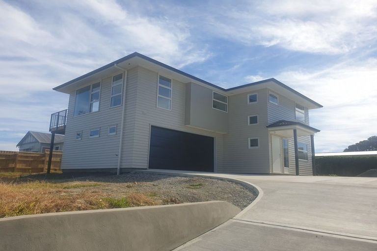 Photo of property in 31 Main Road, Titahi Bay, Porirua, 5022