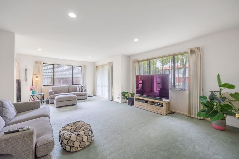 Photo of property in 32 Landing Drive, Albany, Auckland, 0632