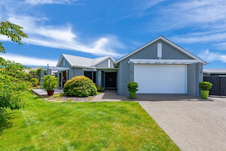Photo of property in 26 Montgomery Crescent, Kinloch, Taupo, 3377