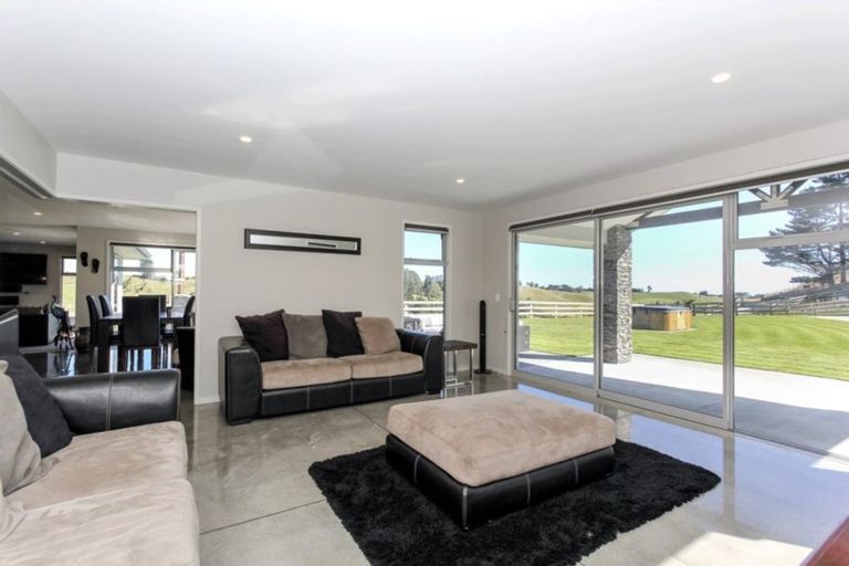 Photo of property in 652 Kelly Road, Lepperton, New Plymouth, 4373