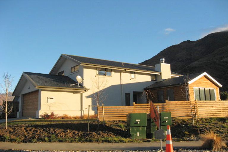 Photo of property in 2b Amber Close, Arthurs Point, Queenstown, 9371