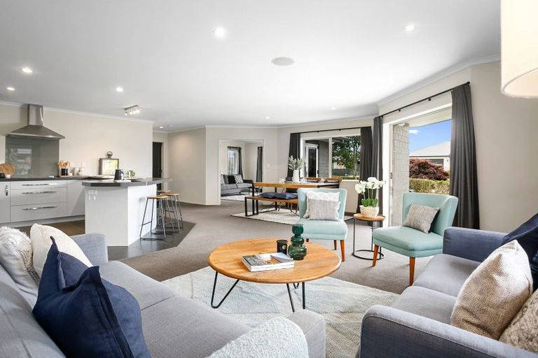 Photo of property in 4 Rose Leigh Drive, Cambridge, 3434