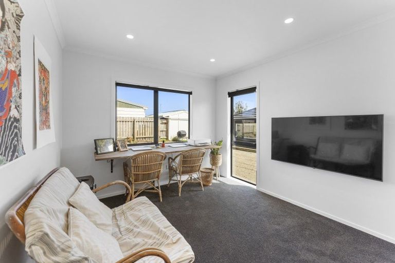 Photo of property in 57 Seagrass Place, Otaki Beach, Otaki, 5512