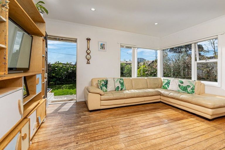 Photo of property in 19a Doment Crescent, Orewa, 0931