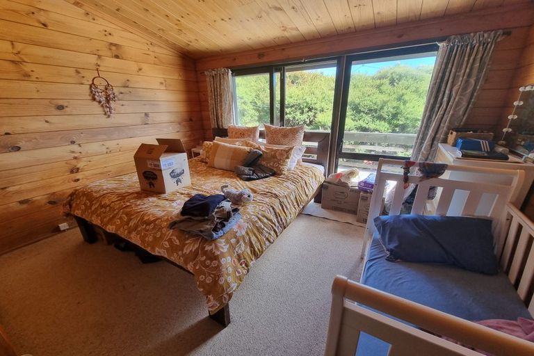 Photo of property in 10 Mervyn Place, Plimmerton, Porirua, 5026