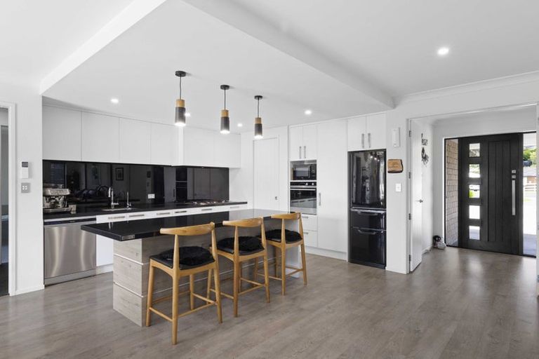 Photo of property in 39 Kendallvale Drive, Waiuku, 2123