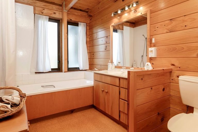 Photo of property in 23 Ewing Grove, Acacia Bay, Taupo, 3330