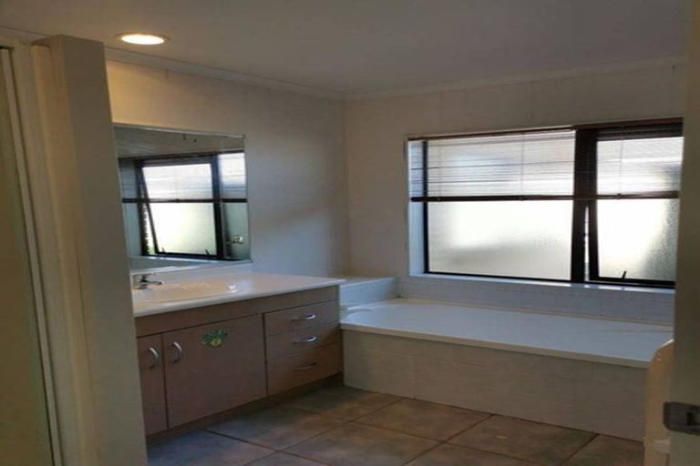 Photo of property in 19 Cate Road, Rototuna, Hamilton, 3210