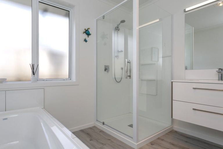 Photo of property in 63 Harakeke Drive, Wharewaka, Taupo, 3330