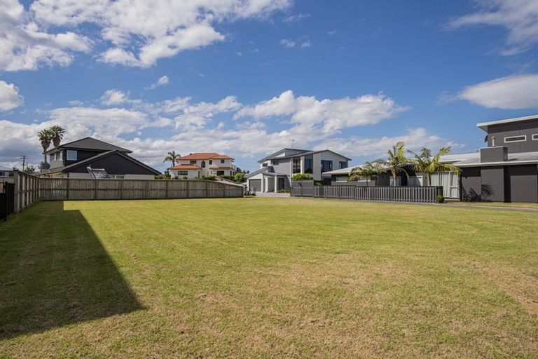 Photo of property in 12 Mariners Haven, One Tree Point, 0118