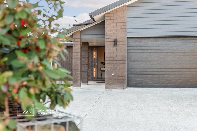 Photo of property in 98 Gibbons Street, Ebdentown, Upper Hutt, 5018