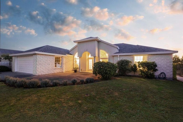 Photo of property in 84 Navigation Drive, Whitby, Porirua, 5024
