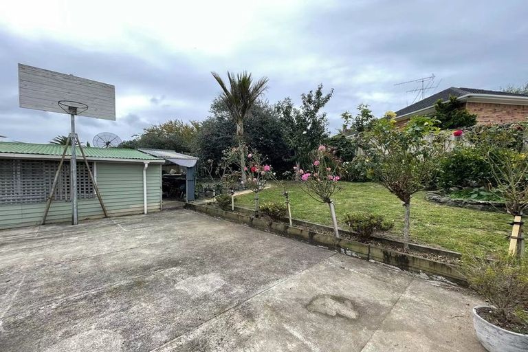 Photo of property in 50 Larne Avenue, Pakuranga Heights, Auckland, 2010