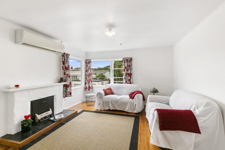 Photo of property in 6 Hollies Crescent, Johnsonville, Wellington, 6037