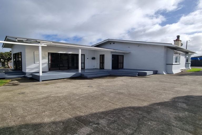 Photo of property in 404 Tremaine Avenue, Takaro, Palmerston North, 4412