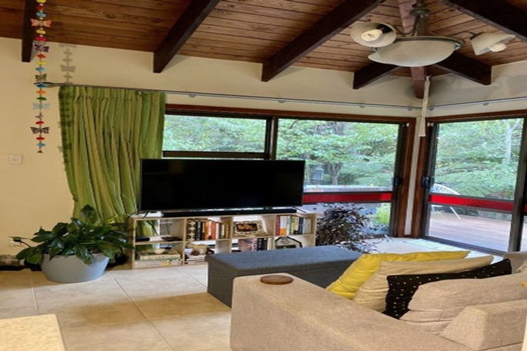 Photo of property in 20 Braemar Road, Castor Bay, Auckland, 0620