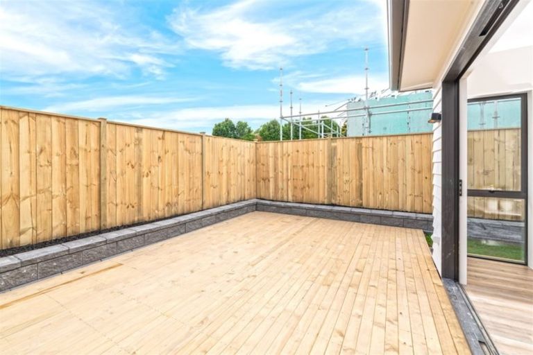 Photo of property in 11 Reserva Crescent, Kumeu, 0810