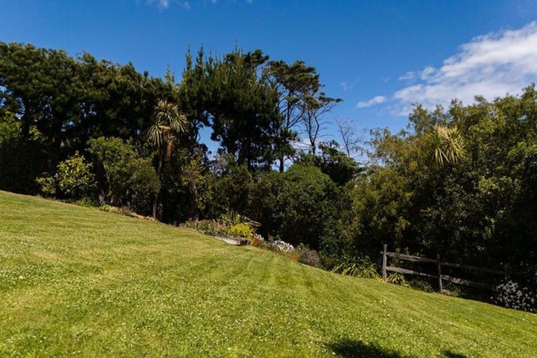 Photo of property in 46 Bayview Crescent, Duvauchelle, 7581