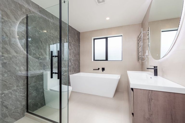 Photo of property in 5 Endurance Rise, Orewa, 0931