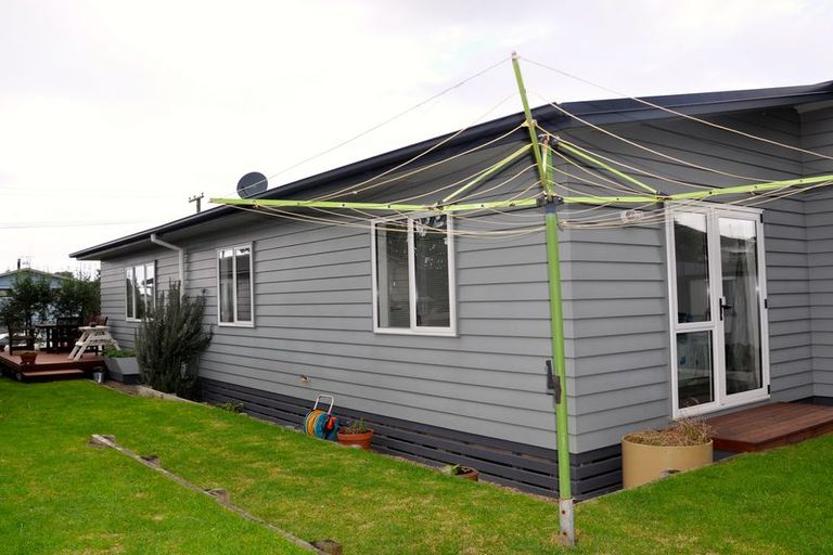 Photo of property in 43 Beach Road, Waihi Beach, 3611