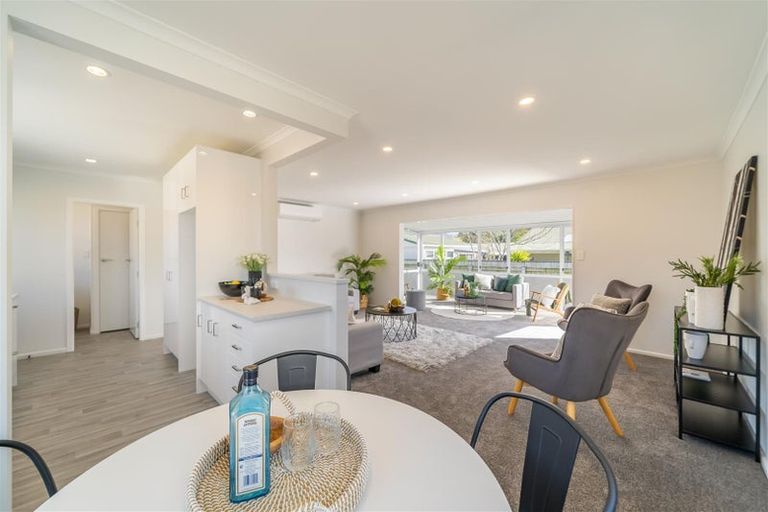 Photo of property in 5a Totara Park Road, Clouston Park, Upper Hutt, 5018