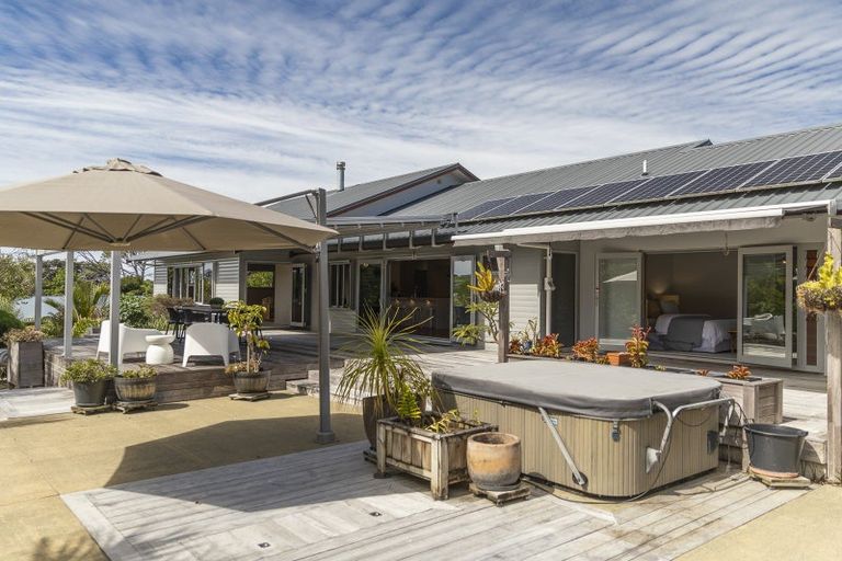 Photo of property in 6 Kaiwaka-mangawhai Road, Mangawhai, Kaiwaka, 0573