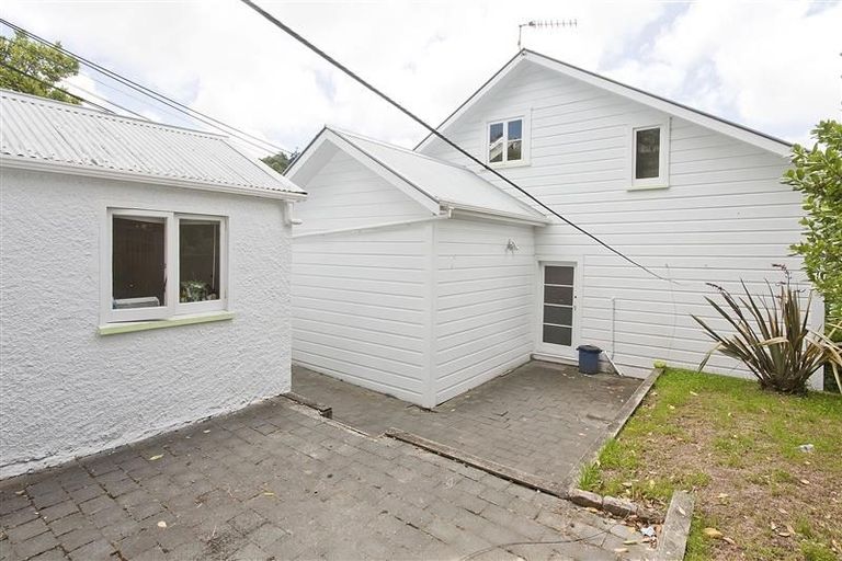 Photo of property in 3 Alameda Terrace, Aro Valley, Wellington, 6021