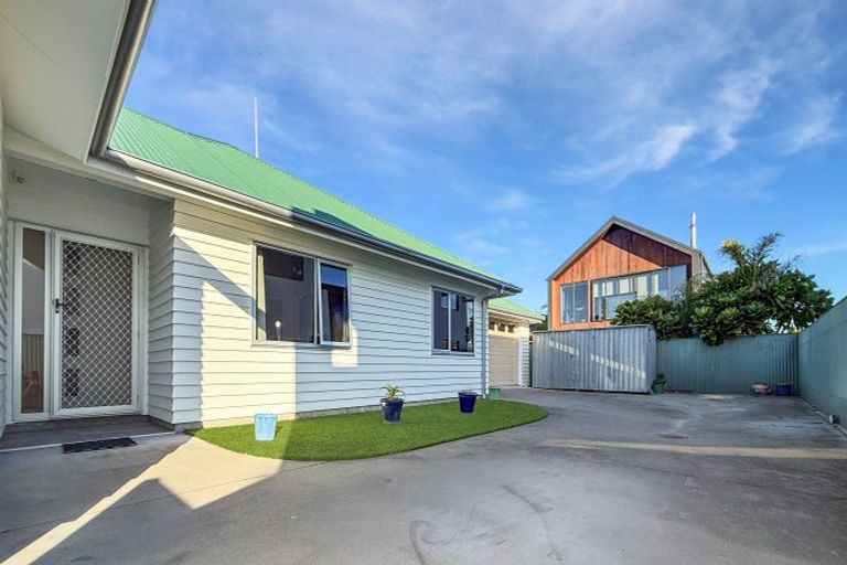 Photo of property in 52 Charles Street, Westshore, Napier, 4110