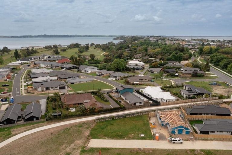 Photo of property in 49d Western Avenue, Omokoroa, 3172