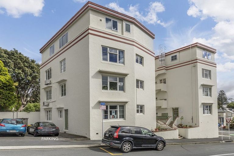 Photo of property in Winslow Apartments, 12/2 Ohiro Road, Aro Valley, Wellington, 6021