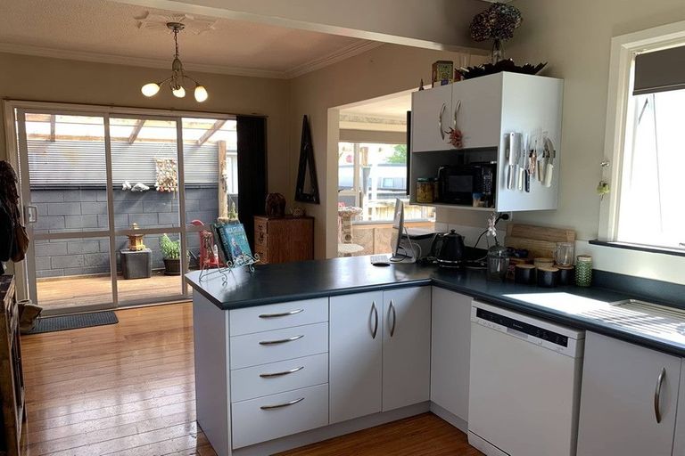Photo of property in 319 Carrington Street, Vogeltown, New Plymouth, 4310