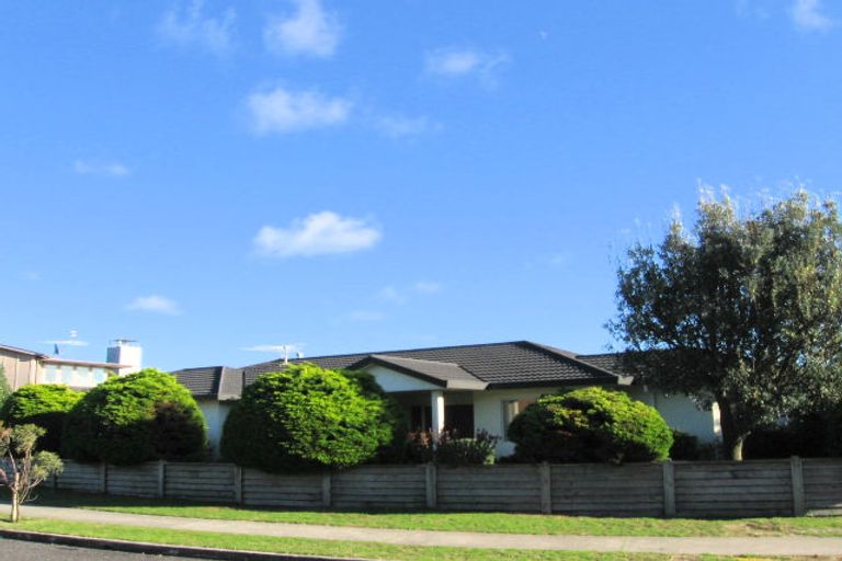 Photo of property in 22 Major Durie Place, Waikanae Beach, Waikanae, 5036