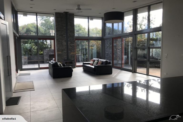 Photo of property in 16 Roberts Street, Martinborough, 5711