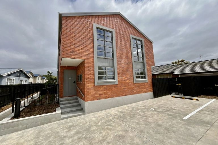 Photo of property in 12/95 Olliviers Road, Phillipstown, Christchurch, 8011