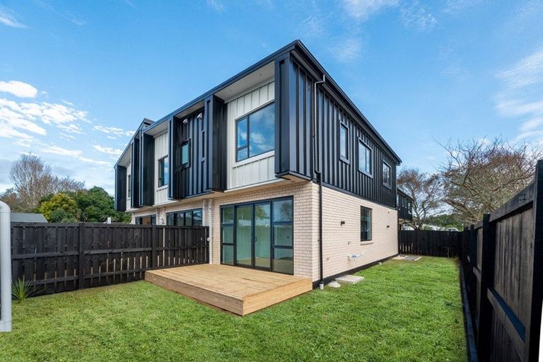 Photo of property in 3/9 Blanes Road, Weymouth, Auckland, 2103