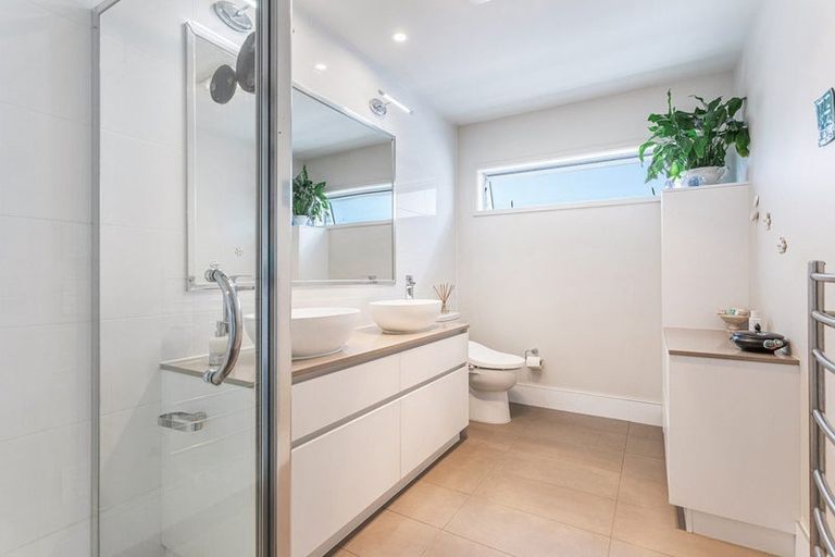 Photo of property in 20 Kensington Drive, Orewa, 0931