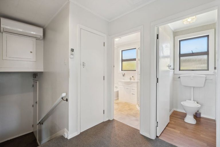 Photo of property in 16 Kinmont Crescent, Kinmont Park, Mosgiel, 9024