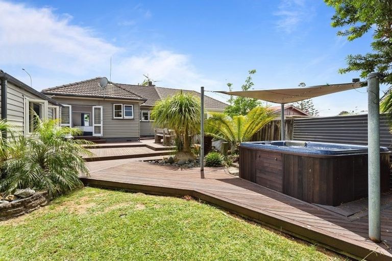 Photo of property in 32 Onewa Road, Northcote Point, Auckland, 0627