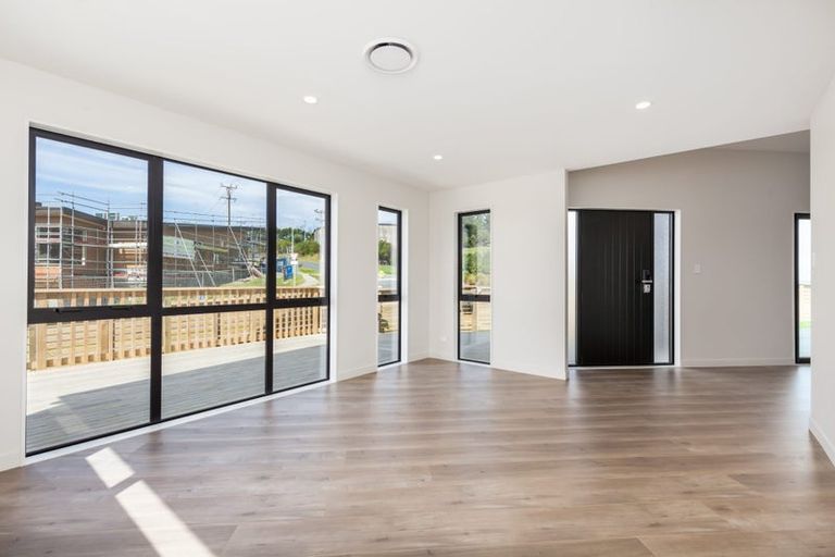 Photo of property in 1 Sunnyheights Road, Orewa, 0931