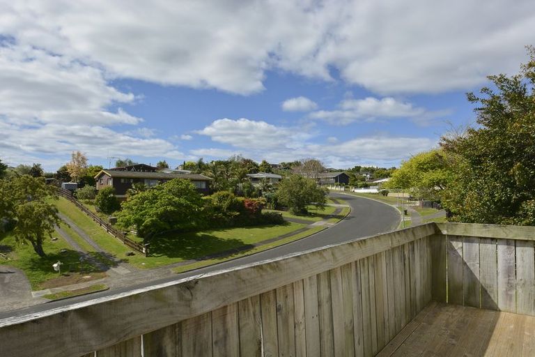 Photo of property in 17 Dunton Drive, Welcome Bay, Tauranga, 3112
